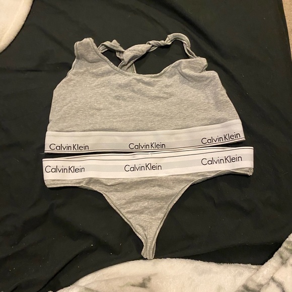 Calvin Klein Set - Picture 4 of 4